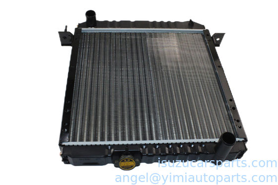 Il s'agit d'un appareil qui est équipé d'un radiateur de type ISUZU NKR55