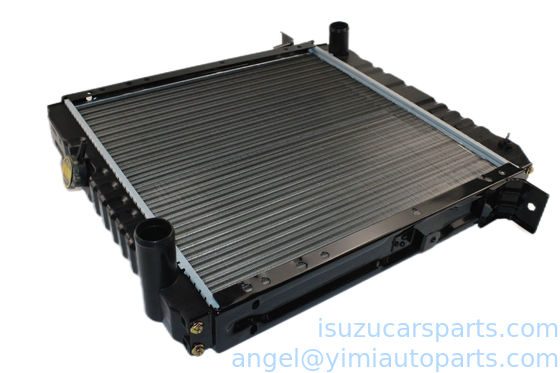 Il s'agit d'un appareil qui est équipé d'un radiateur de type ISUZU NKR55