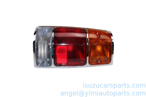 L'éclairage de l'arrière de l'Isuzu TFR54