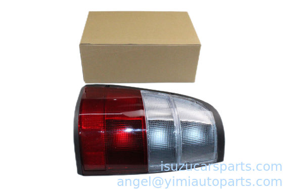 L'éclairage de l'arrière de la ISUZU TFR98
