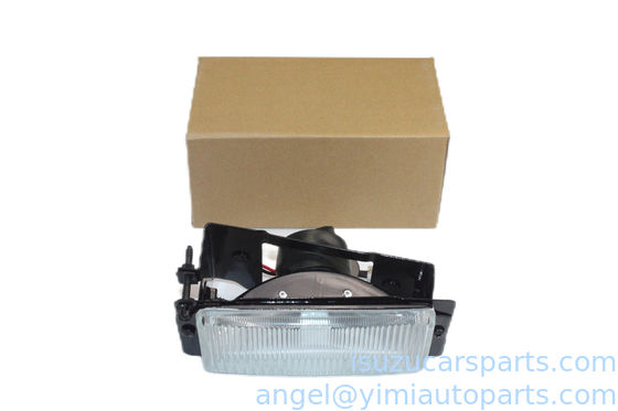 Les éclairages sont effectués par la lampe ISUZU NKR55