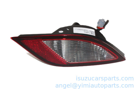 Les éclairages sont effectués à l'aide d'une lampe de brouillard.