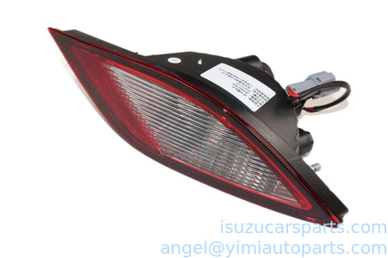 Les éclairages sont effectués à l'aide d'une lampe de brouillard.