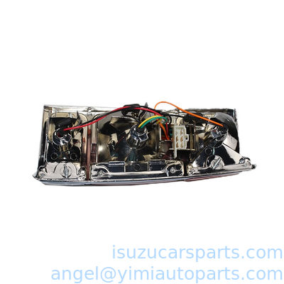 L'éclairage de l'arrière de l'ISUZU UCR TFR2000