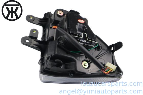 Il s'agit d'un véhicule de type ISUZU DMAX 2002