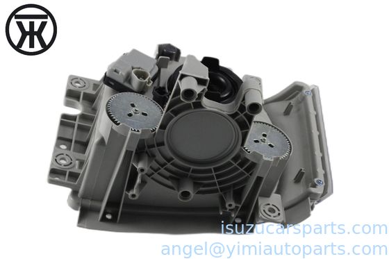 La lampe est équipée d'une lampe de type ISUZU 700P.